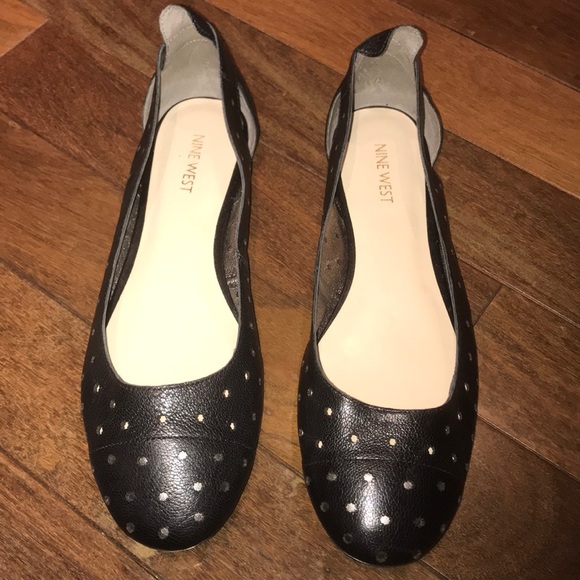 Nine West Shoes - Nine West Size 9 1/2 Black Leather Flats